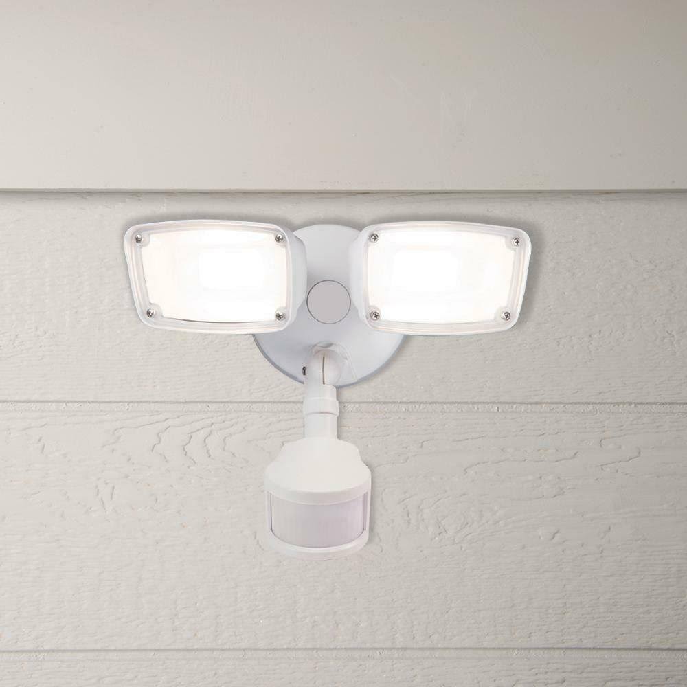 LED Dual Head Smart Motion Light, White P13324
