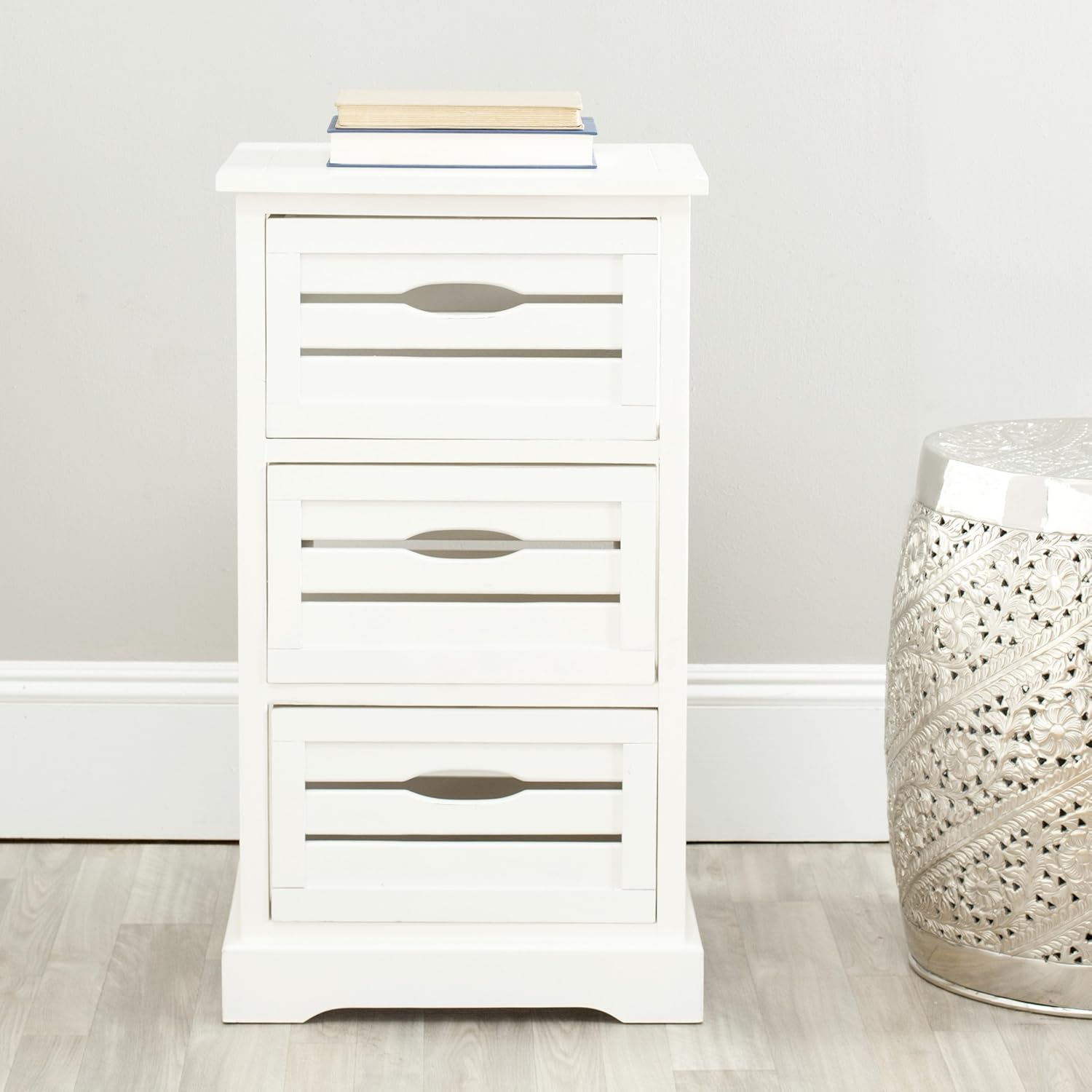 Cream 3-Drawer Distressed Cabinet Q558