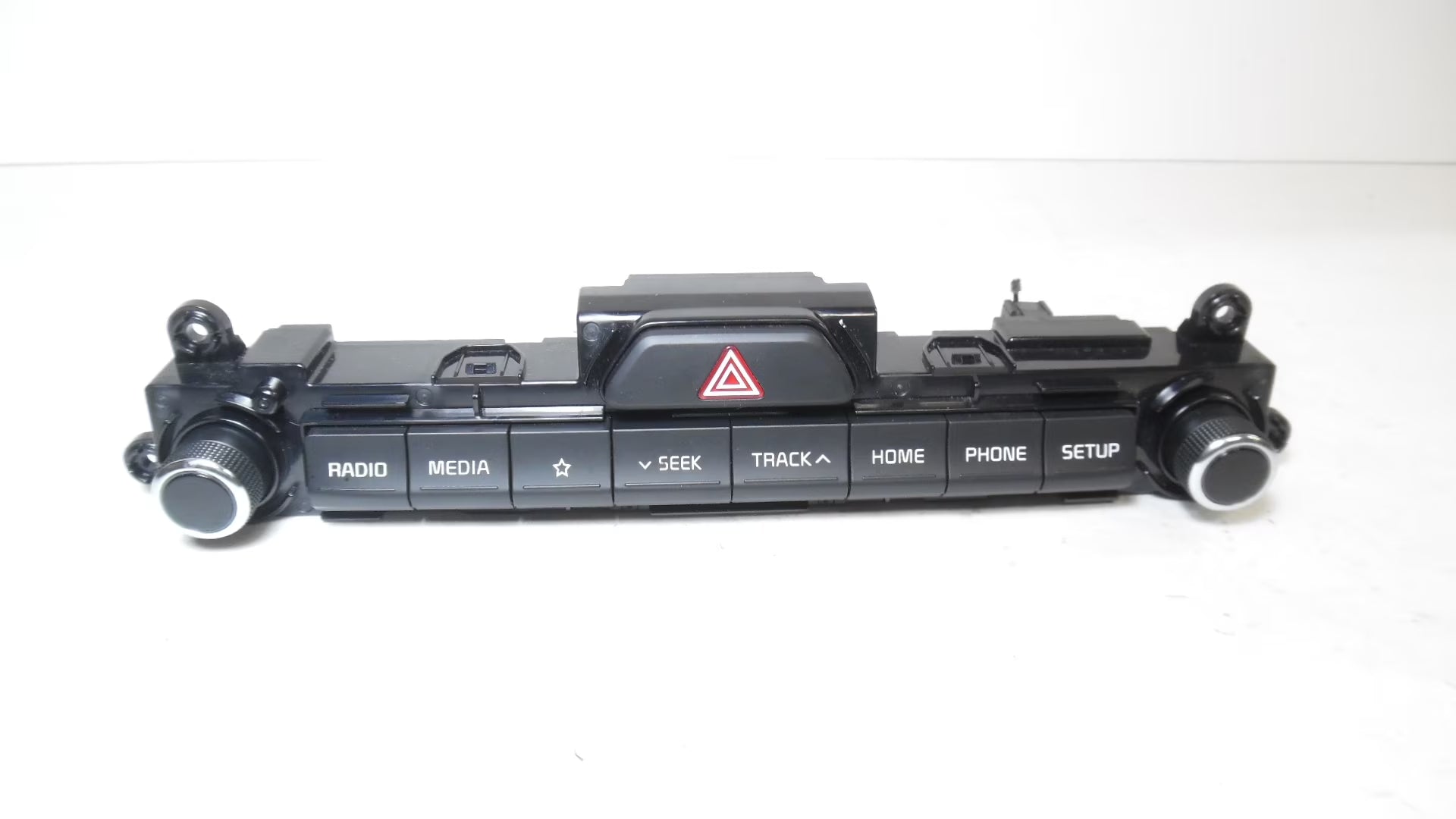 Pre-Owned Kia Sportage Radio Media Control Panel V3776
