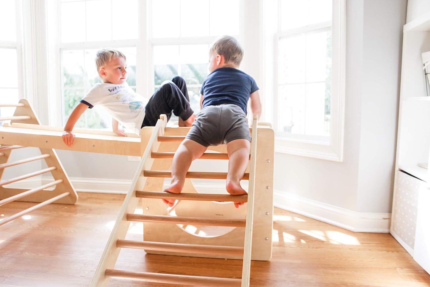 Climbing Triangle Ladder P9741
