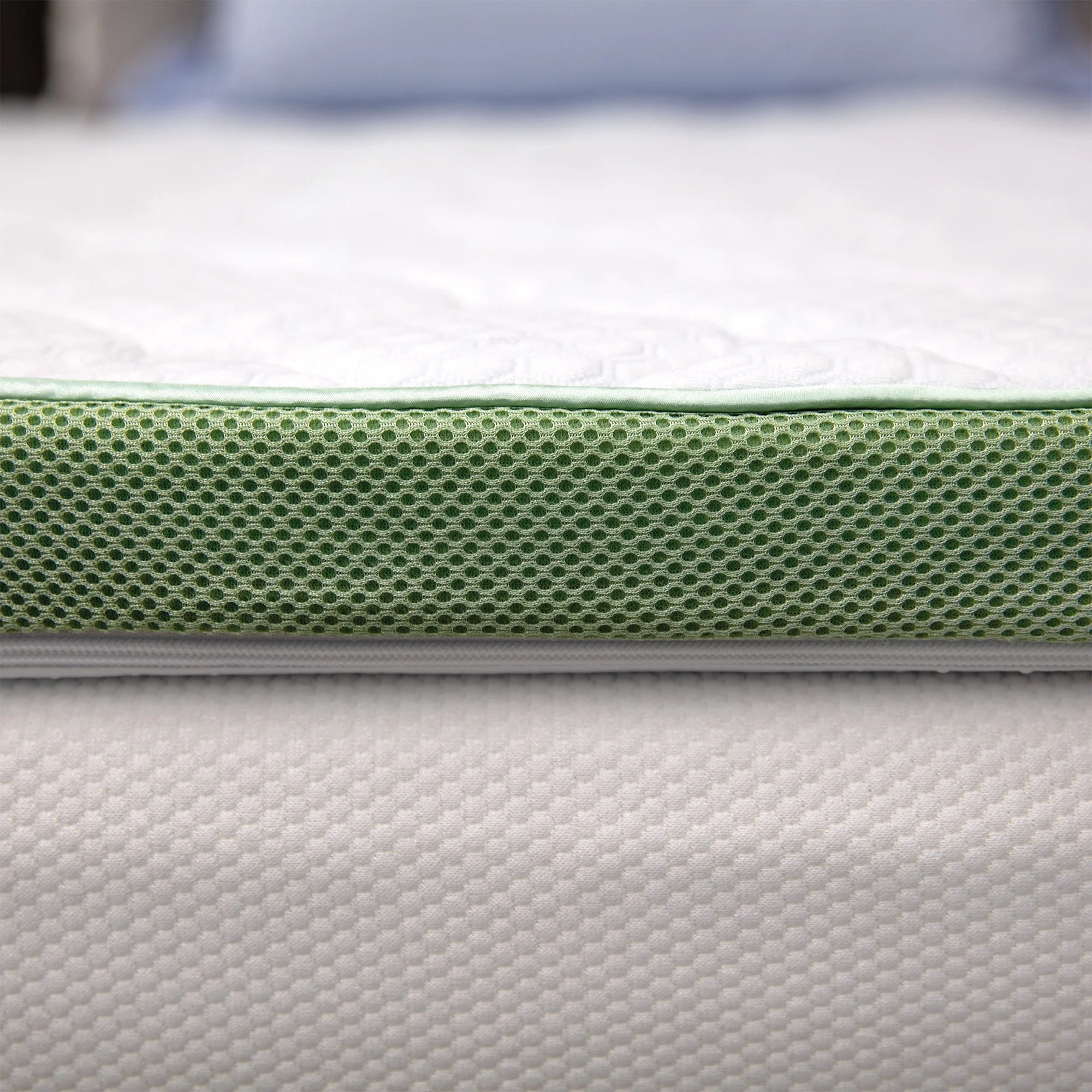 White Full Quilted Memory Foam Mattress Topper L518