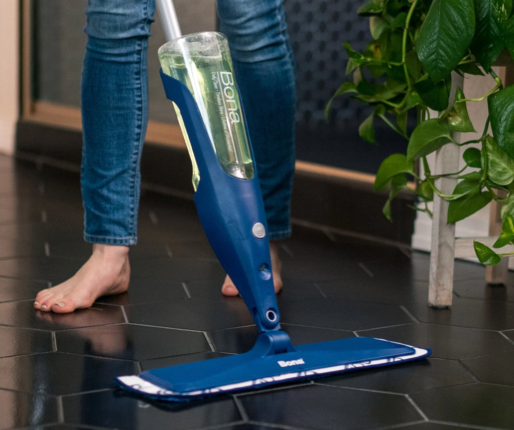 Floor Spray Mop with Reusable Microfiber Pad and Refillable Multi Surface Floor Cleaner Liquid Z517917