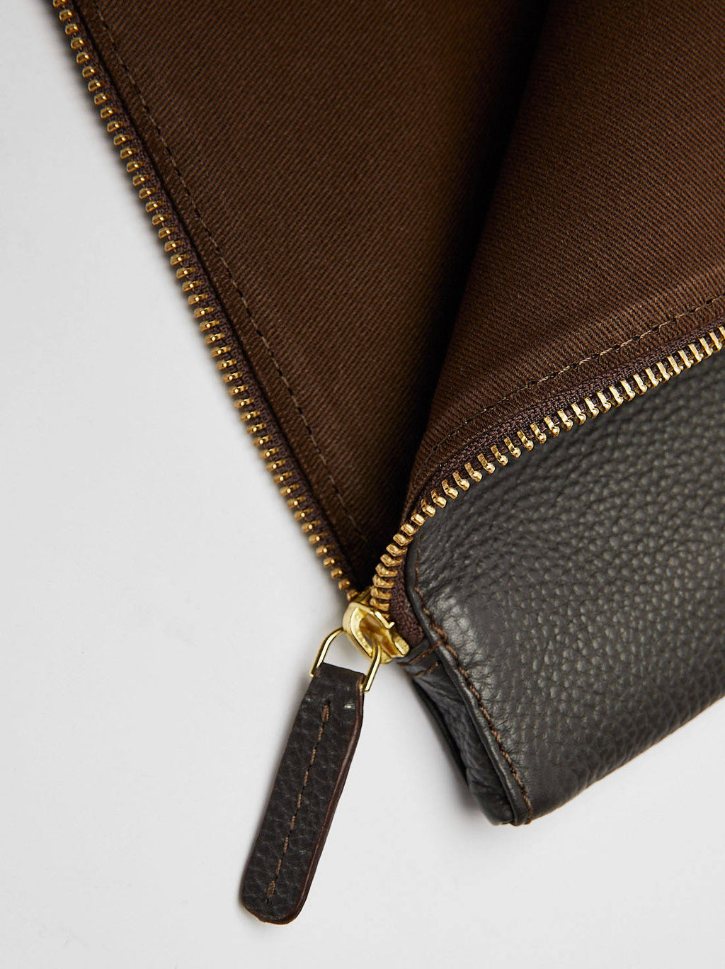 Brown Laptop Case T578