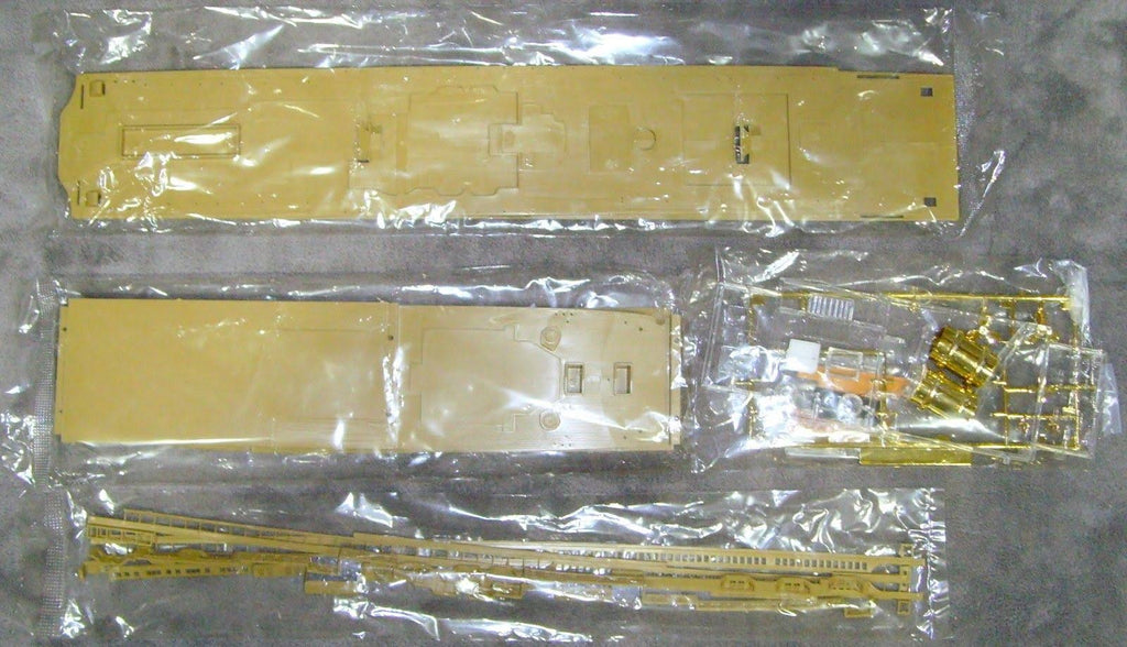 1/350th RMS Titanic Ship Model Kit with Display Stand K8604